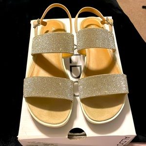 Aldos EOWENNA sandals sz 9
